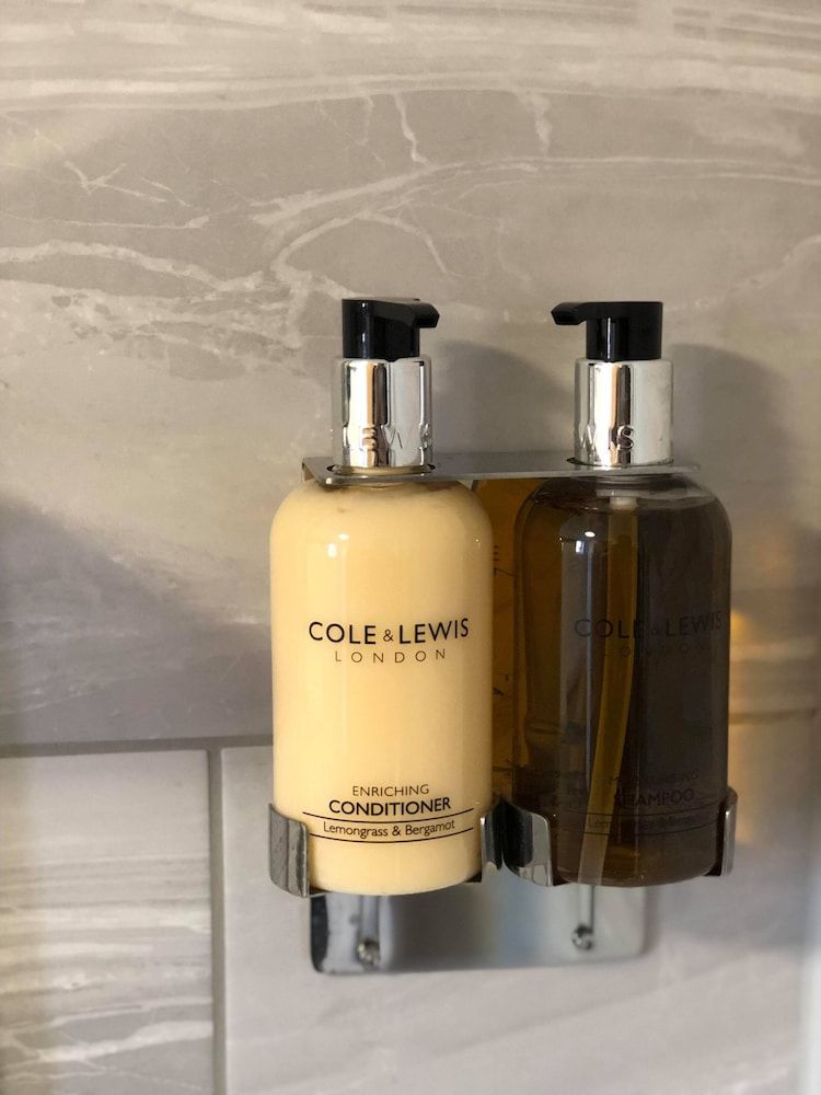 The Wheatsheaf Inn Double Room (Room 2) 6