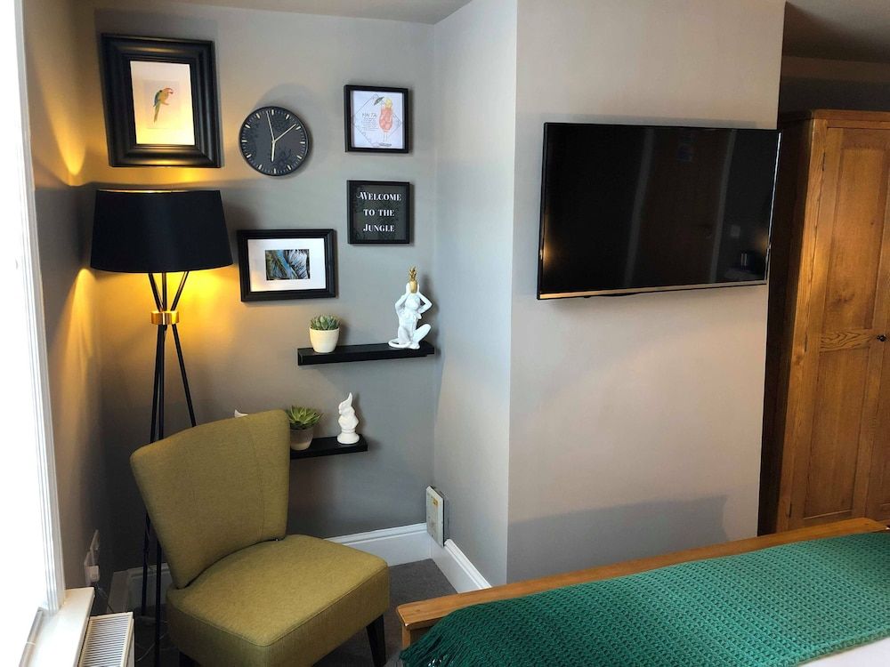 The Wheatsheaf Inn Double Room (Room 2) 7