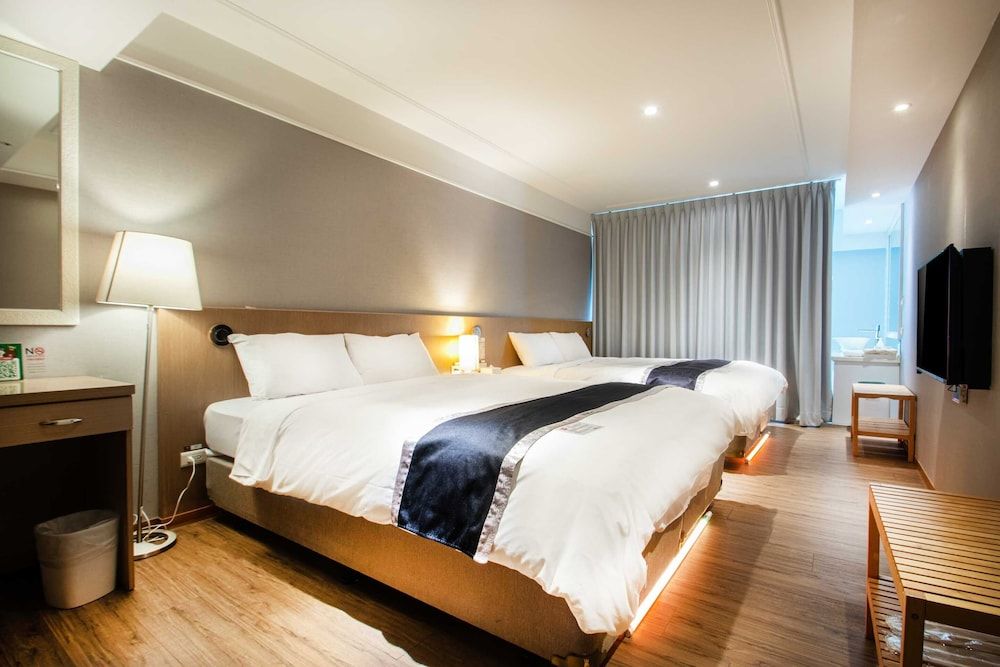 undefined Stay Inn 2 3