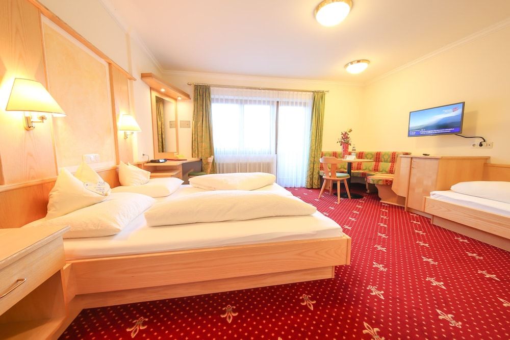 Hotel Persal Superior Triple Room, Multiple Beds, Balcony, Valley View 4