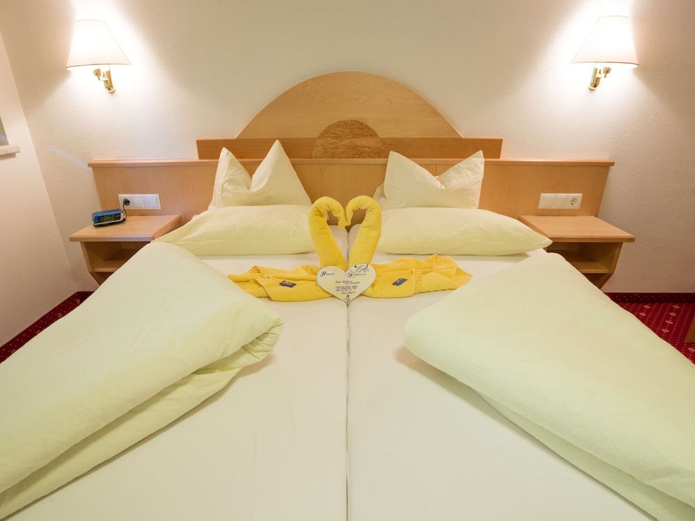 Hotel Persal Double Room, Balcony, Mountain View 3