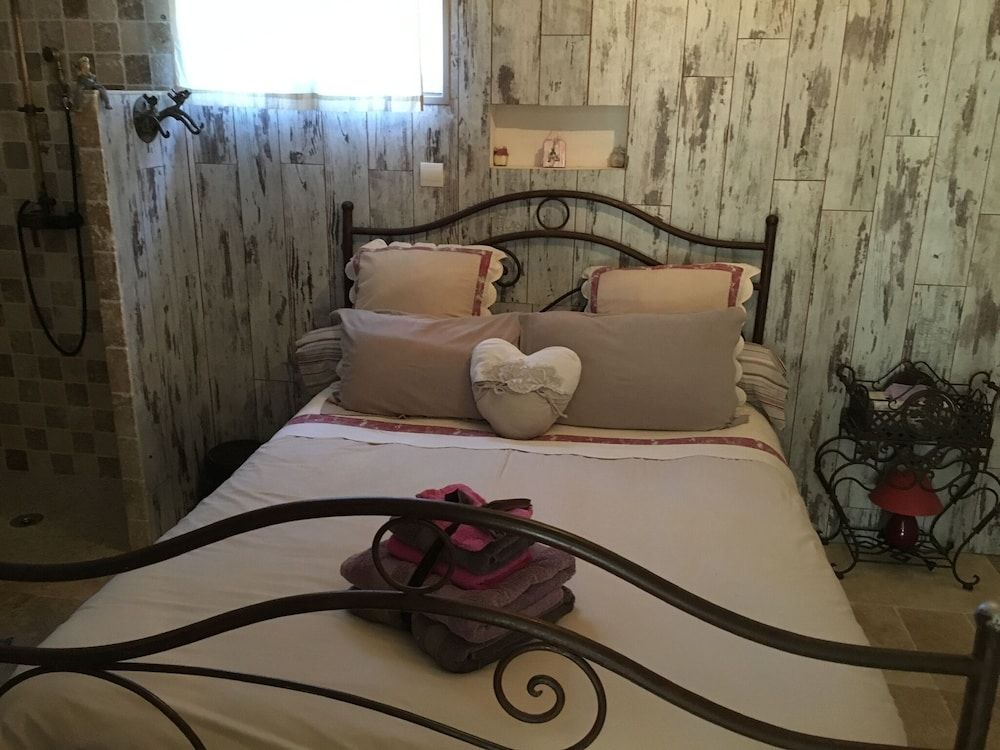 Comfort Cottage, Ensuite, Pool View