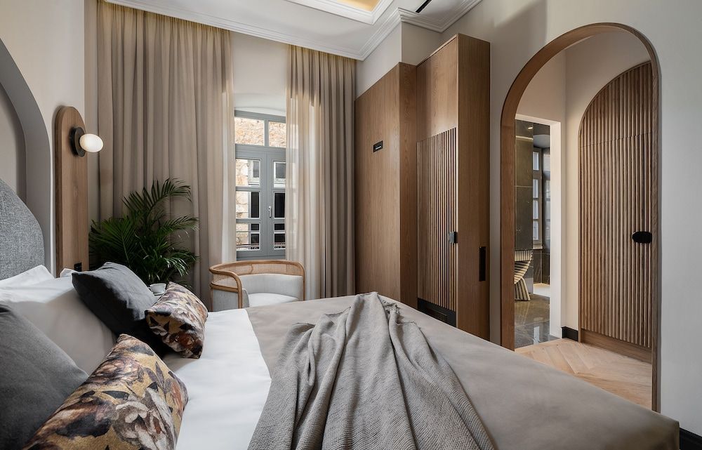 Malmo Historic Hotel Deluxe Double Room, 1 King Bed 7