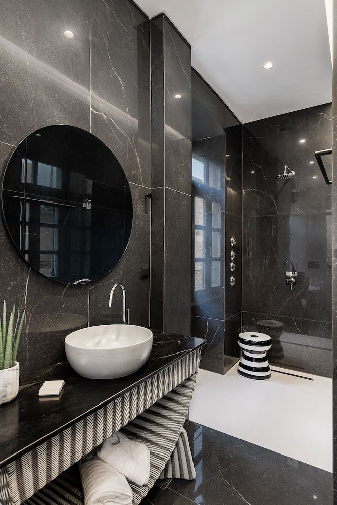 Malmo Historic Hotel Deluxe Double Room, 1 King Bed 3