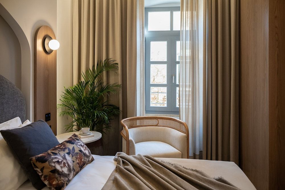 Malmo Historic Hotel Deluxe Double Room, 1 King Bed 5