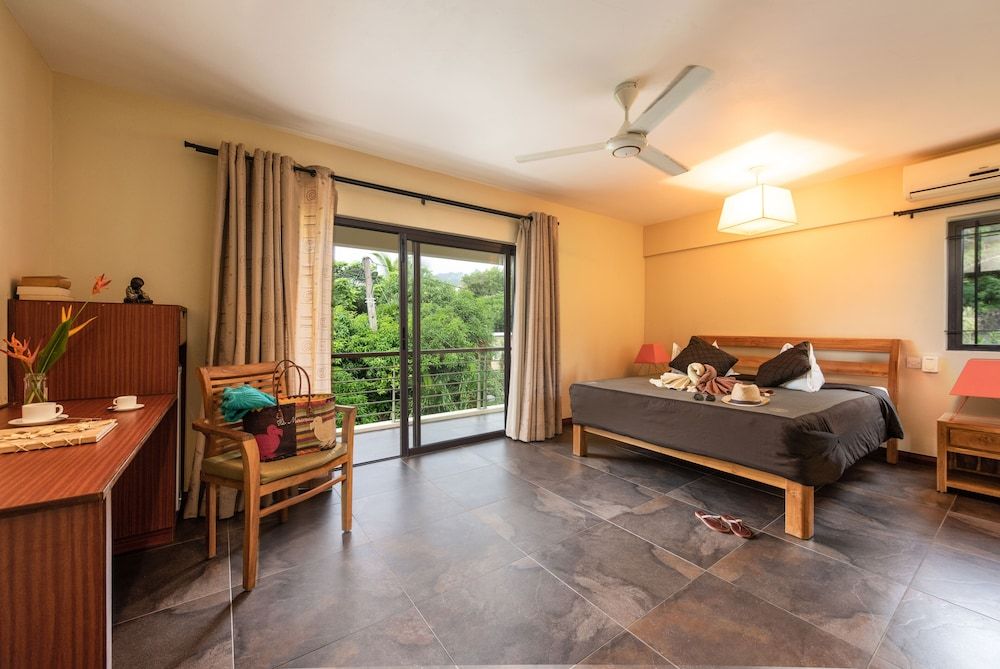 4.Superior Mountain & Ocean & Pool View