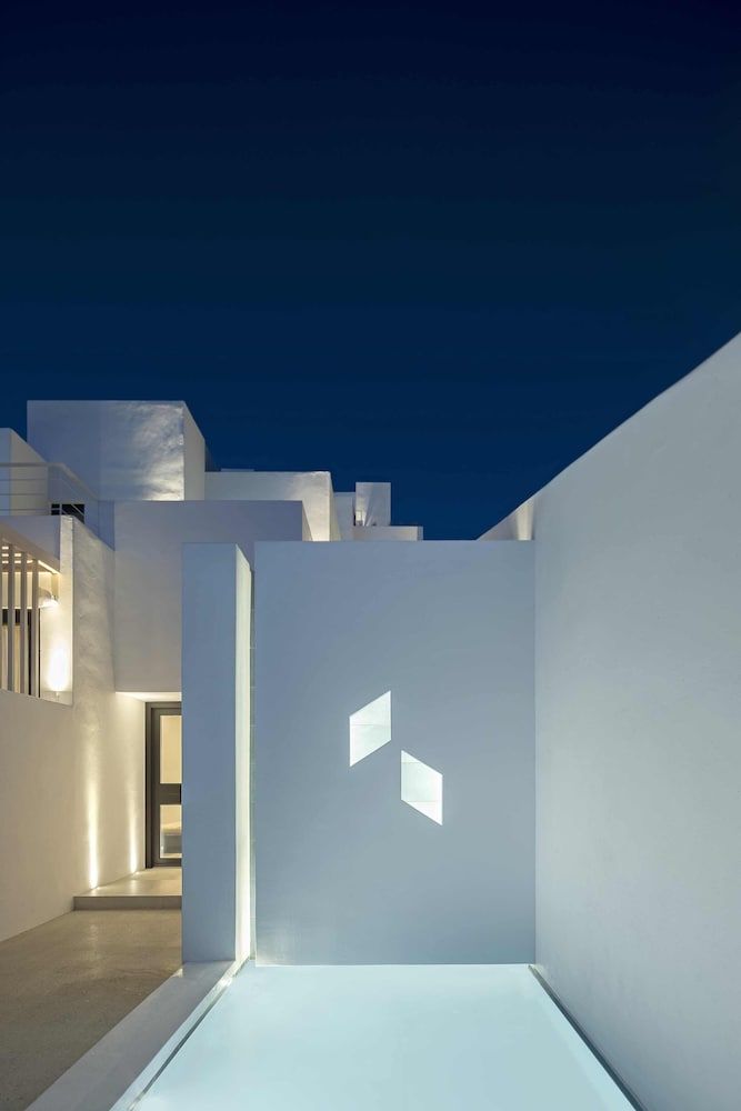 undefined CUBIC Mykonos Seafront Design Suites 5
