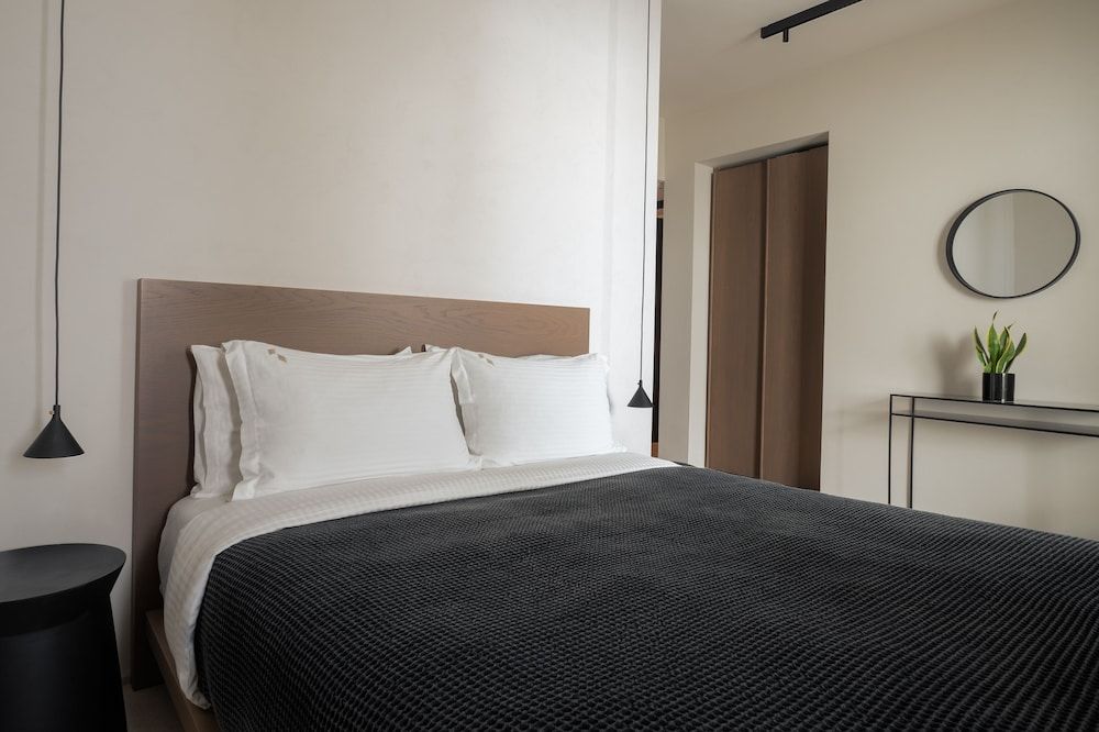 CUBIC Mykonos Seafront Design Suites Superior Double Room with Mini Pool, No View 2