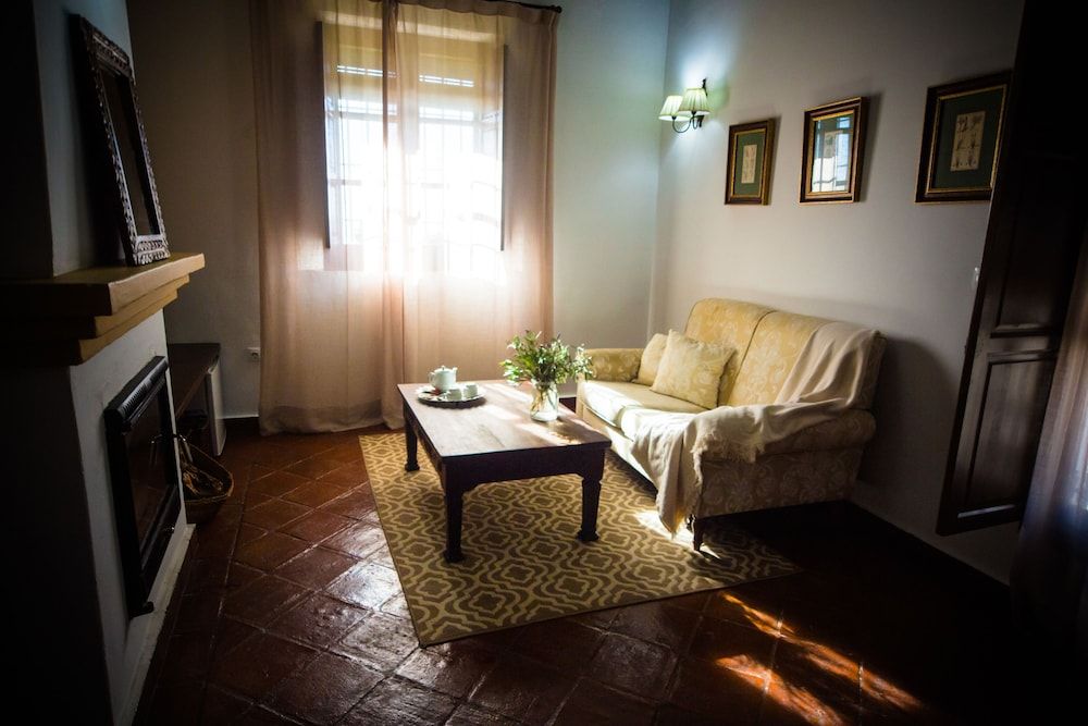 Hotel Fuente del Sol Suite, Fireplace 9