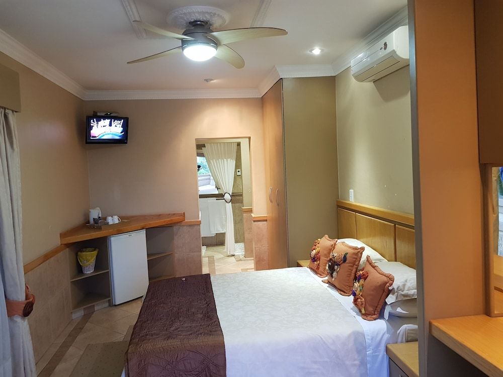 Bubez Guesthouse Deluxe Room (2) 3