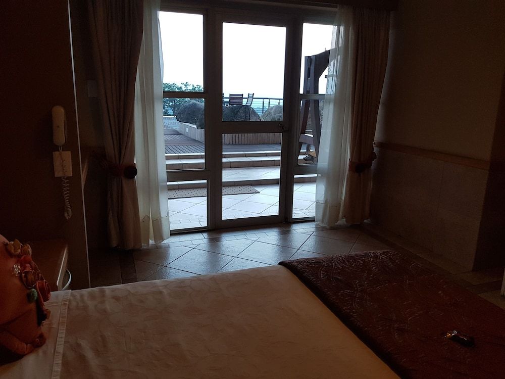 Bubez Guesthouse Deluxe Room (2) 17