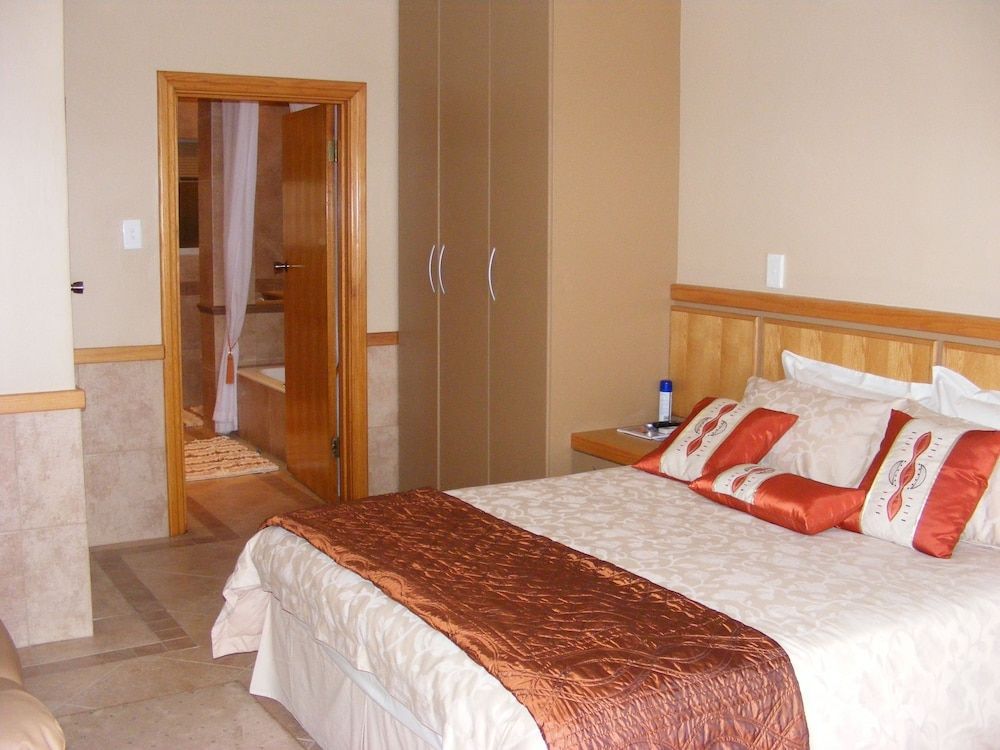 Bubez Guesthouse Deluxe Room (2)
