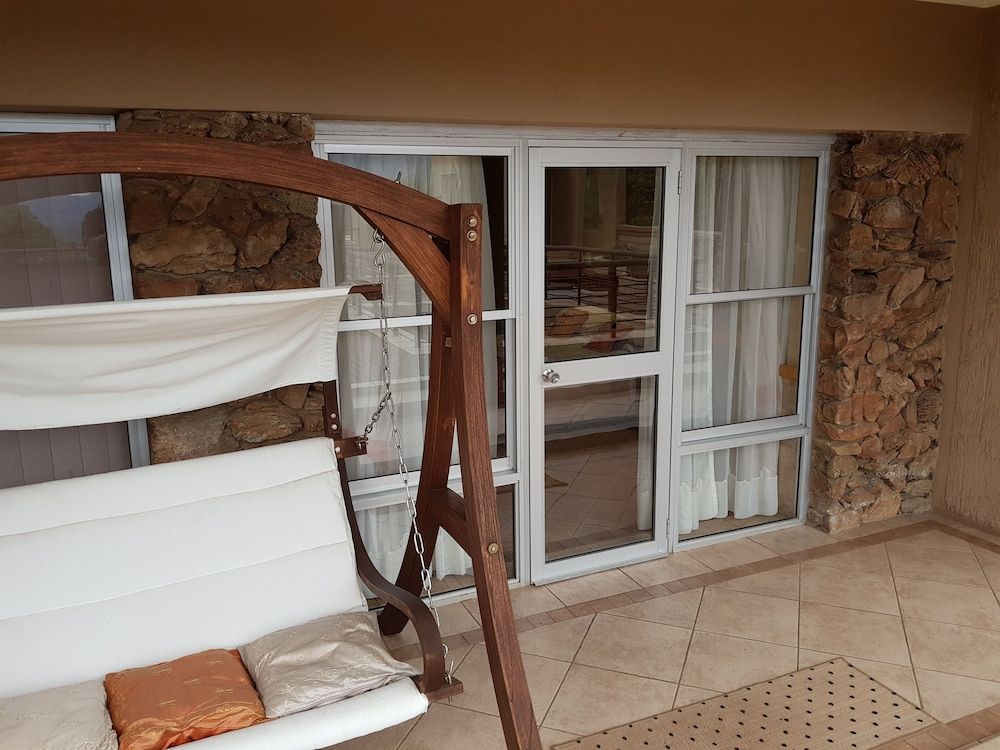 Bubez Guesthouse Deluxe Room (2) 8