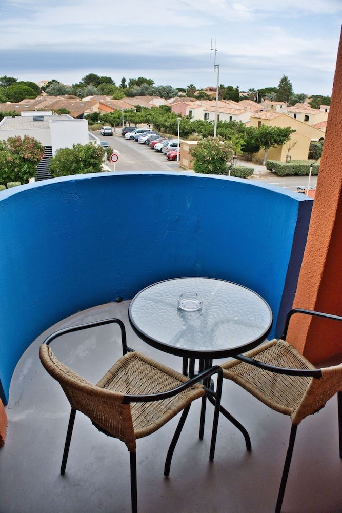 Hôtel des 2 golfs Standard Triple Room, City View 5