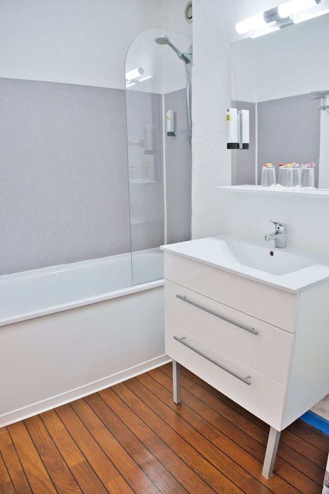 Hôtel des 2 golfs Premium Double Room, 1 Queen Bed, Harbor View 7