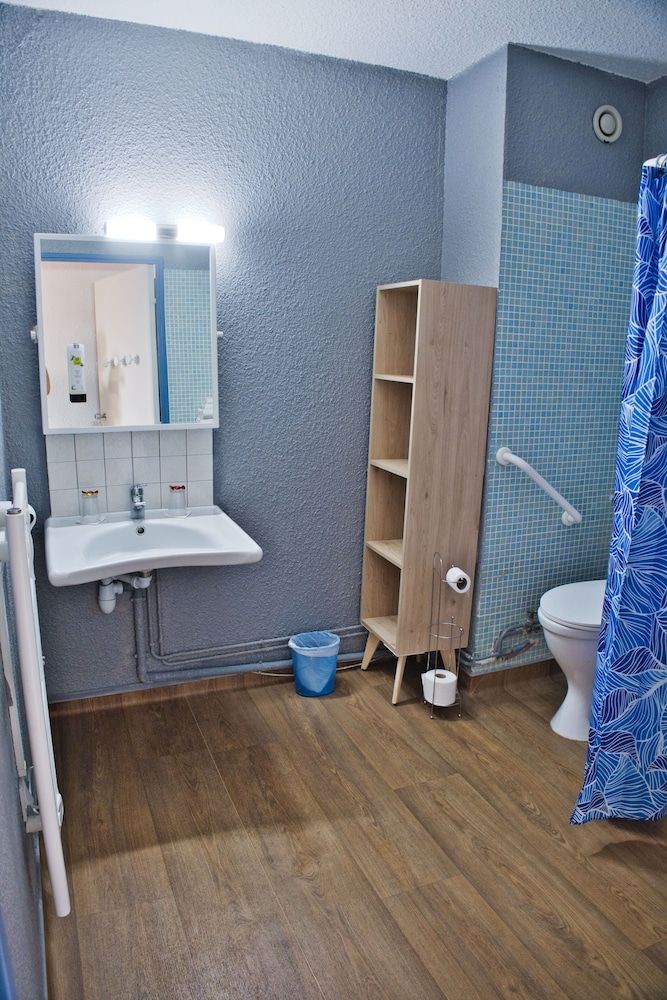 Hôtel des 2 golfs Room, 1 Queen Bed, Accessible 11