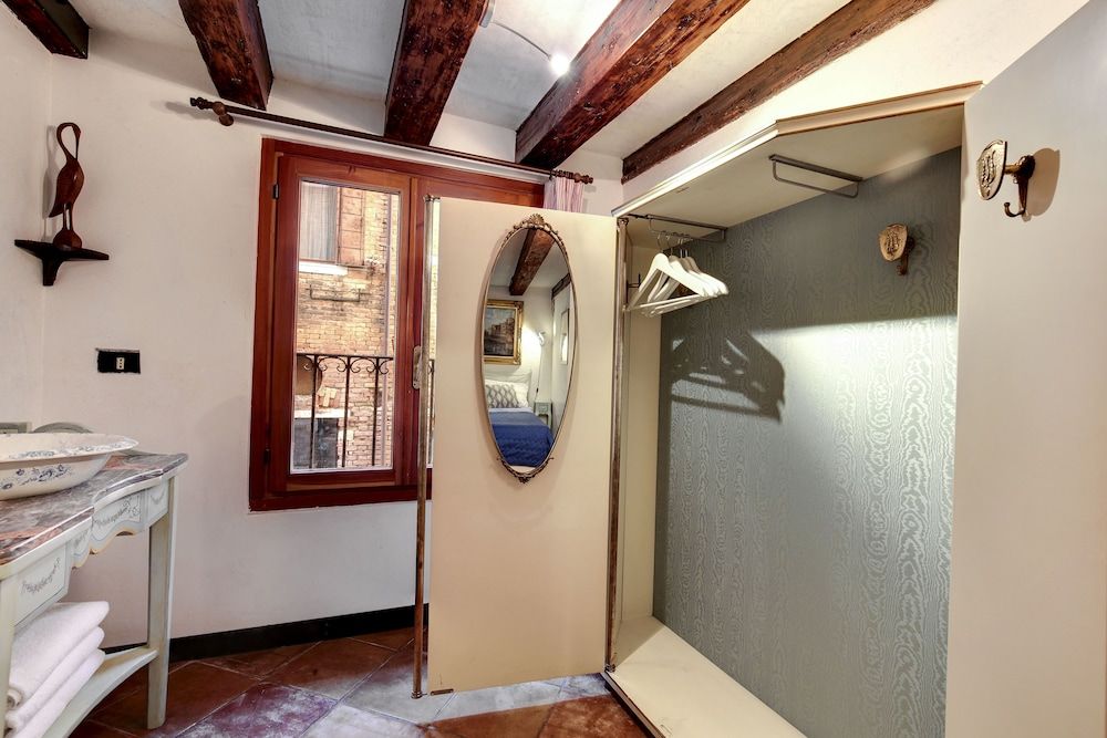 undefined Rialto canal view 10