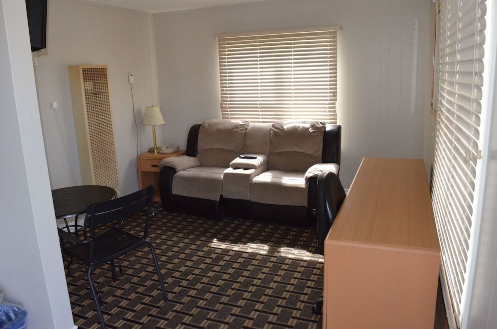 TC Motel Economy Room, 1 Queen Bed, Non Smoking