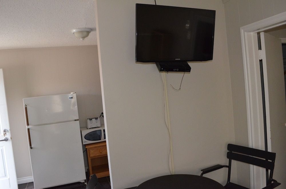 TC Motel Economy Room, 2 Queen Beds, Non Smoking, Kitchen 13
