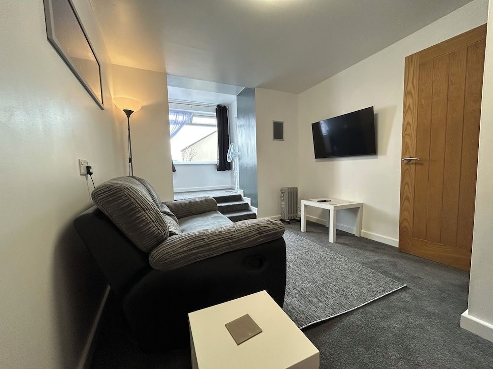 The Royal Clarence Hotel Apartment, 1 Double Bed, Non Smoking, Kitchenette 9