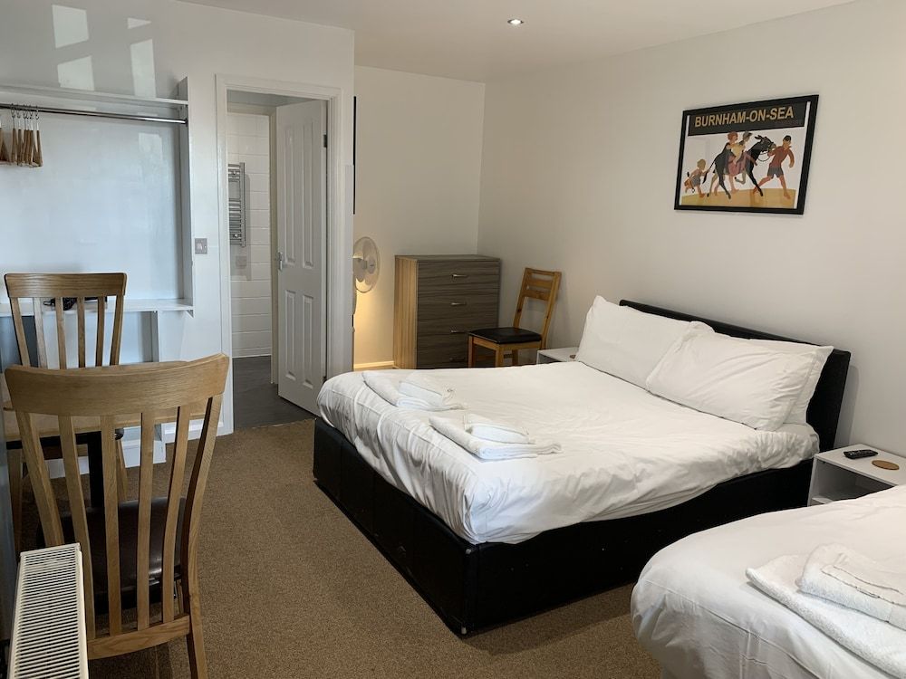 Triple Room, Multiple Beds, Non Smoking, Ensuite