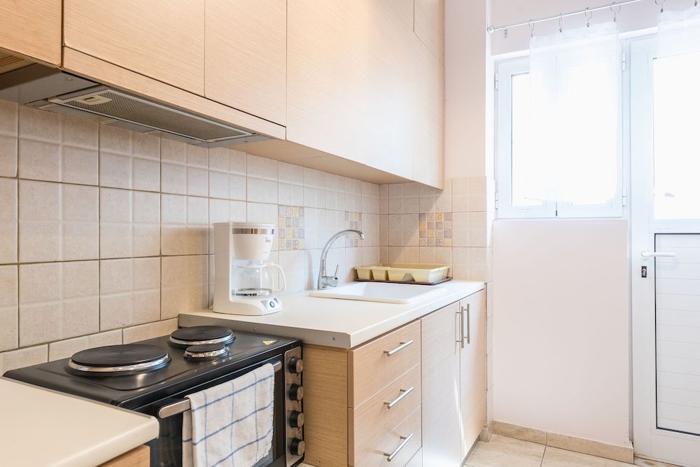 Stylish Acropolis Apartment  by Cloudkeys City Apartment 10