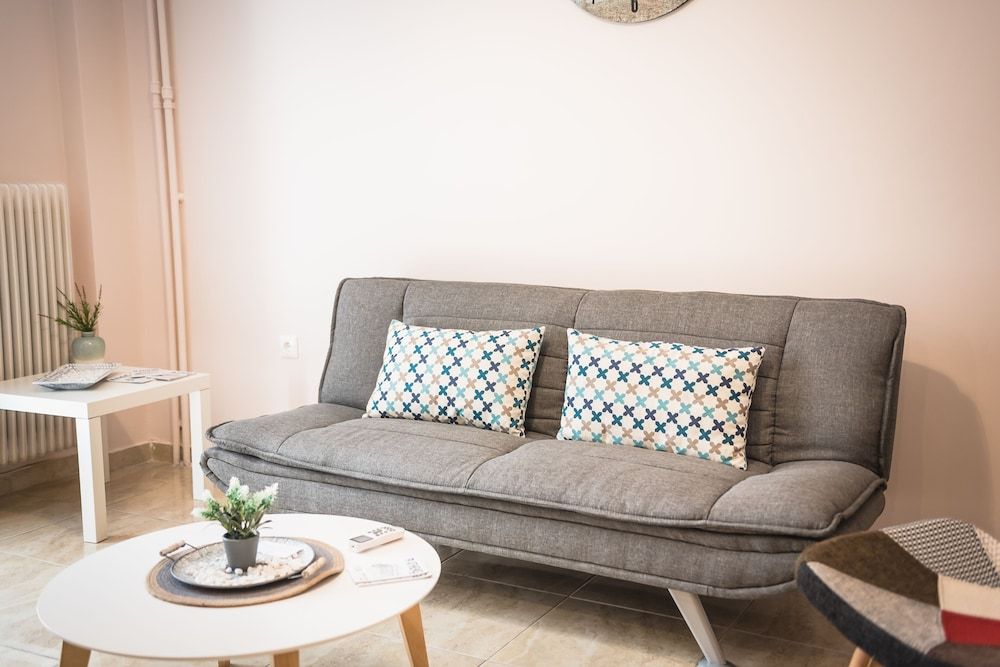 Stylish Acropolis Apartment  by Cloudkeys City Apartment 19