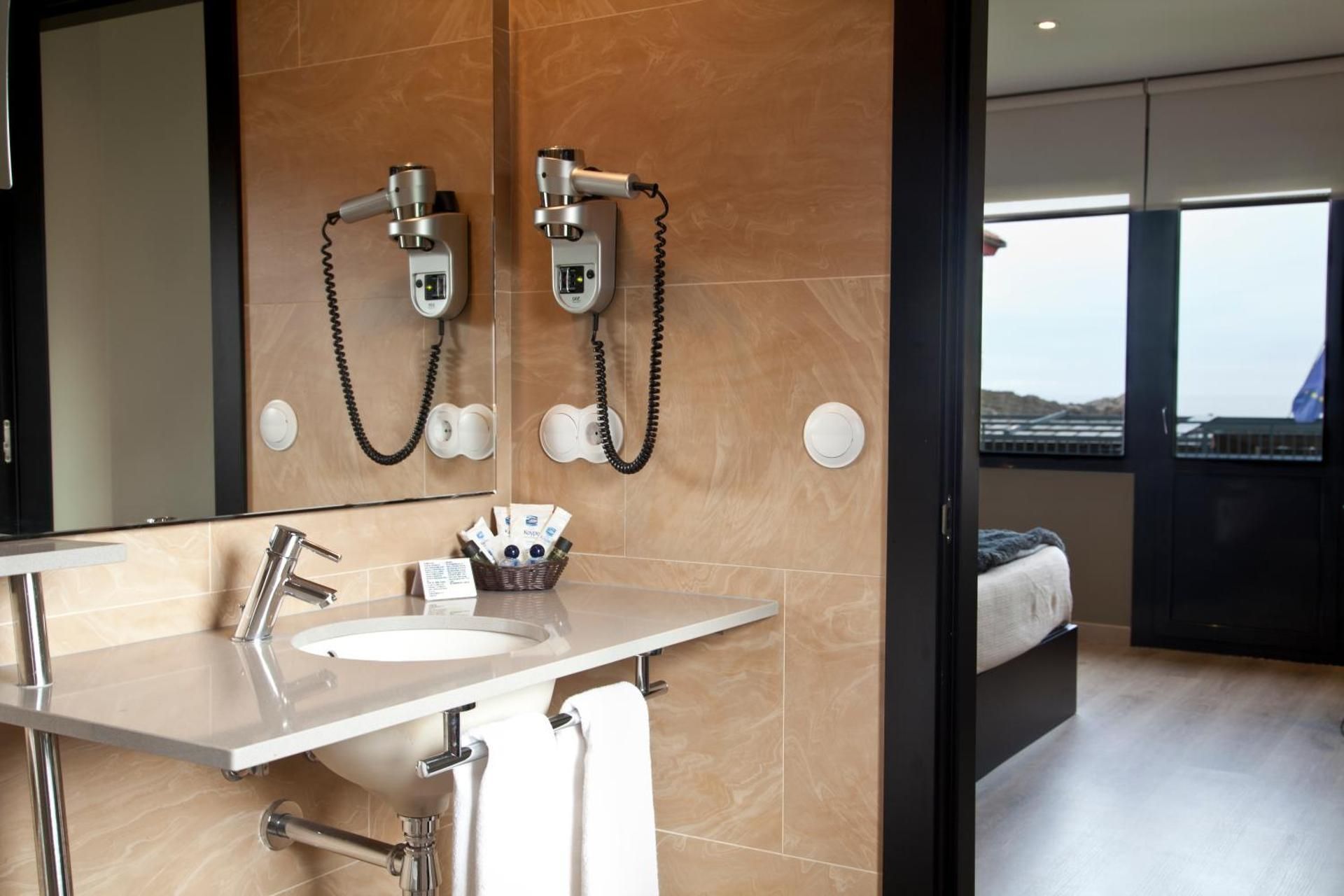 Double or Twin Room with Extra Bed (3 Adults)