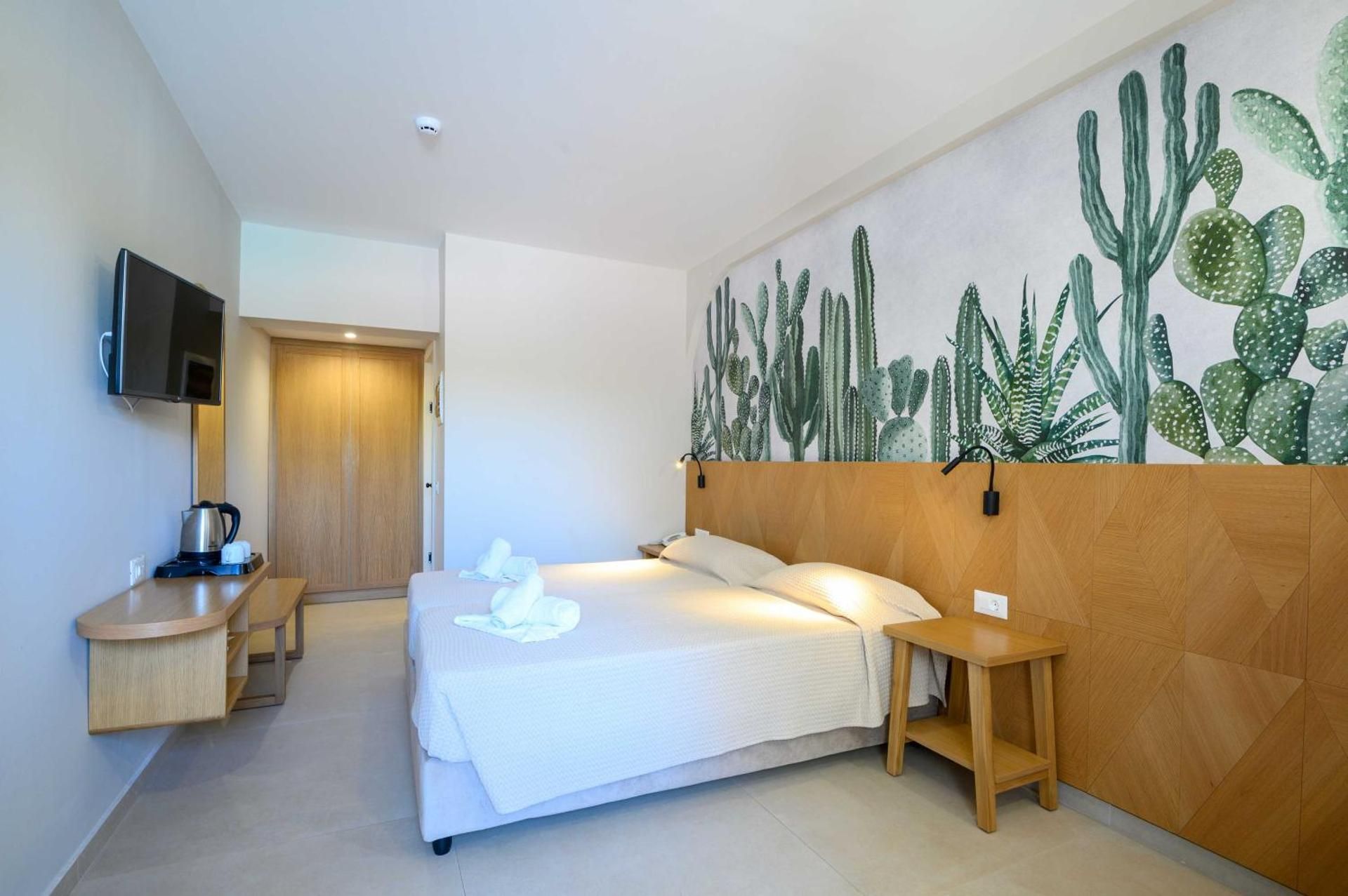 Superior Double or Twin Room with Sharing Swimming Pool 