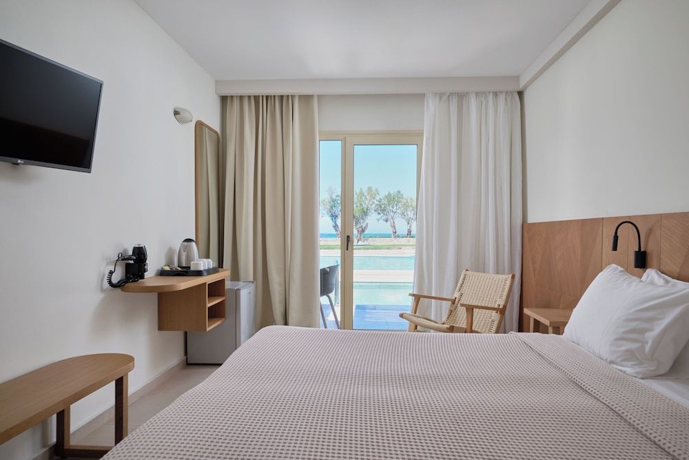 Superior Swim Up Sea View