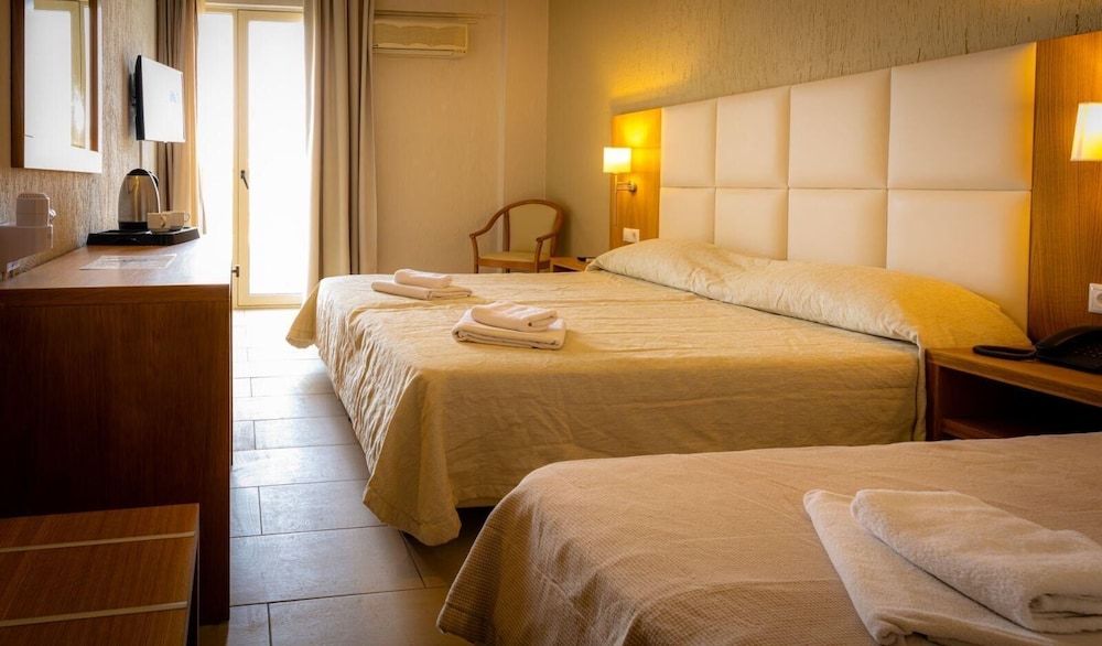 Standard Room (Garden view or Mountain view)