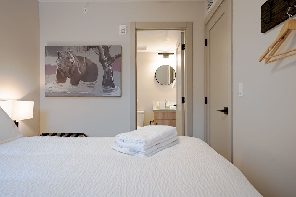 Basecamp Suites Banff Superior Apartment, 2 Bedrooms 4
