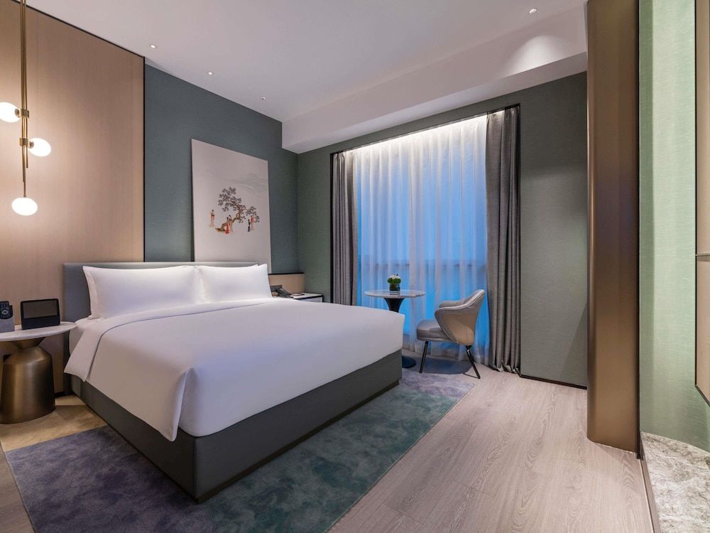 Novotel Shanghai Wanyuan Classic Room, 1 King Bed 2