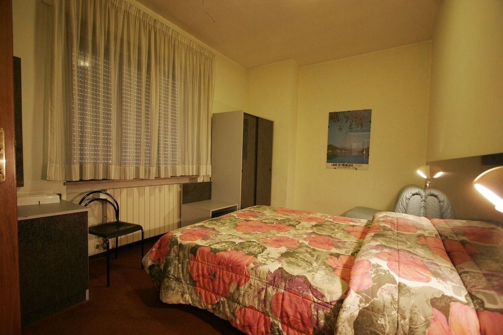 Hotel Fina Standard Double or Twin Room 4