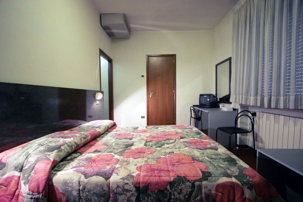 Hotel Fina Standard Double or Twin Room 3