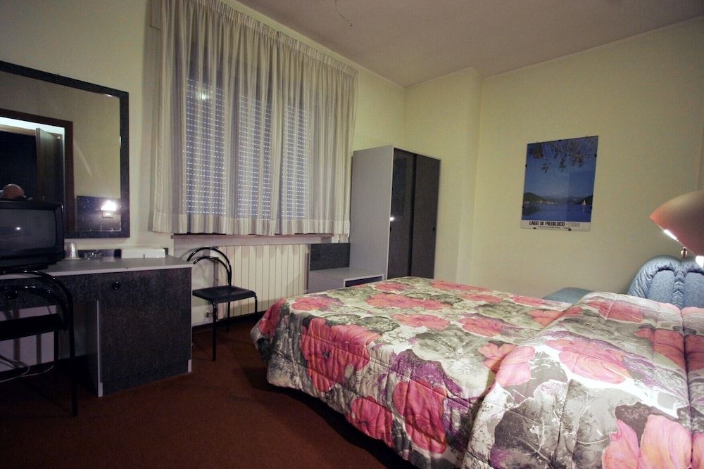 Hotel Fina Standard Double or Twin Room 7