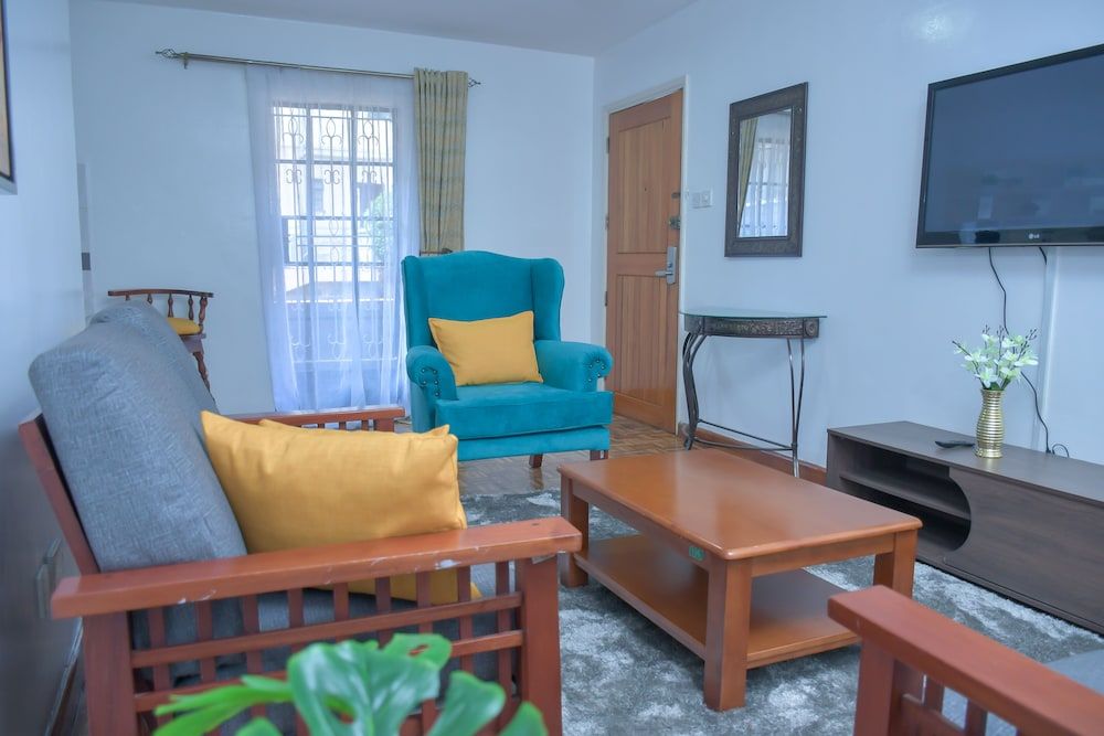 Homes by Della Superior Apartment 5