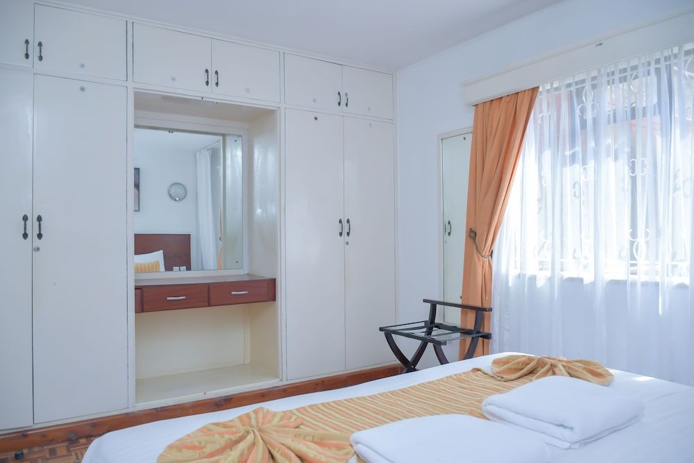 Homes by Della Standard Apartment 10