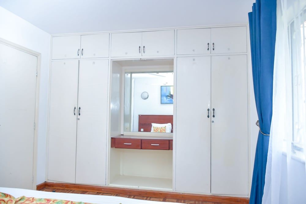 Homes by Della Superior Apartment 14