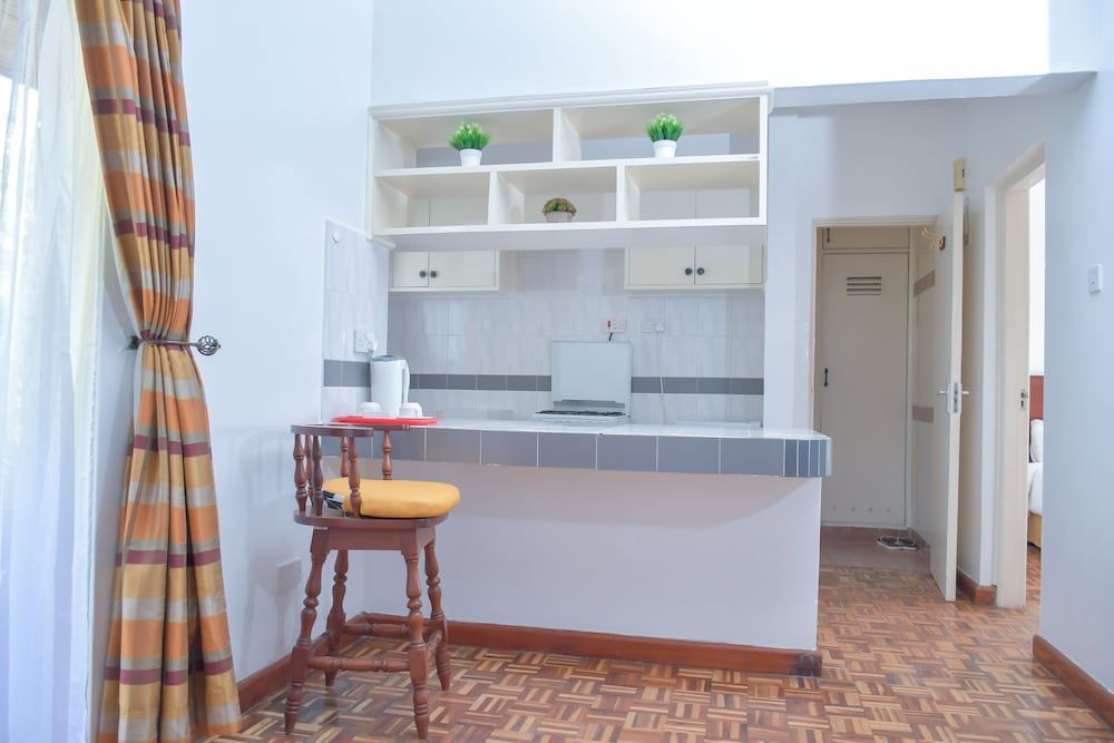 Homes by Della Elite Apartment 9