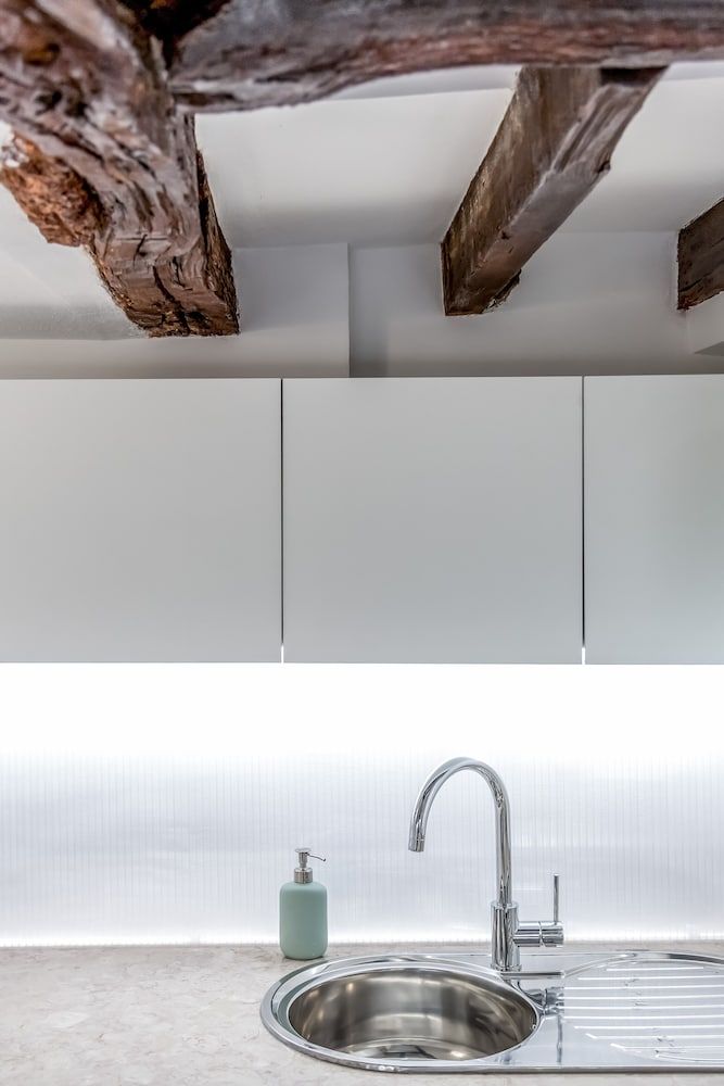undefined Renovated Typical Baixa Apartment, By TimeCooler 8