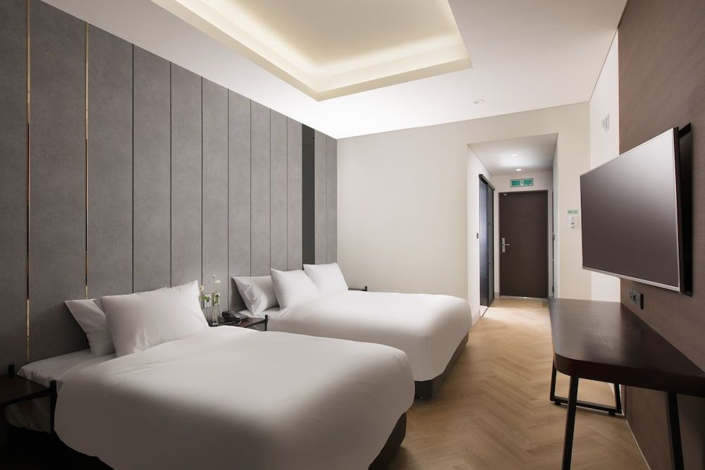 undefined Oia Hotel 10