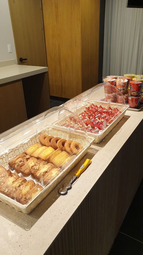 undefined Oia Hotel 8