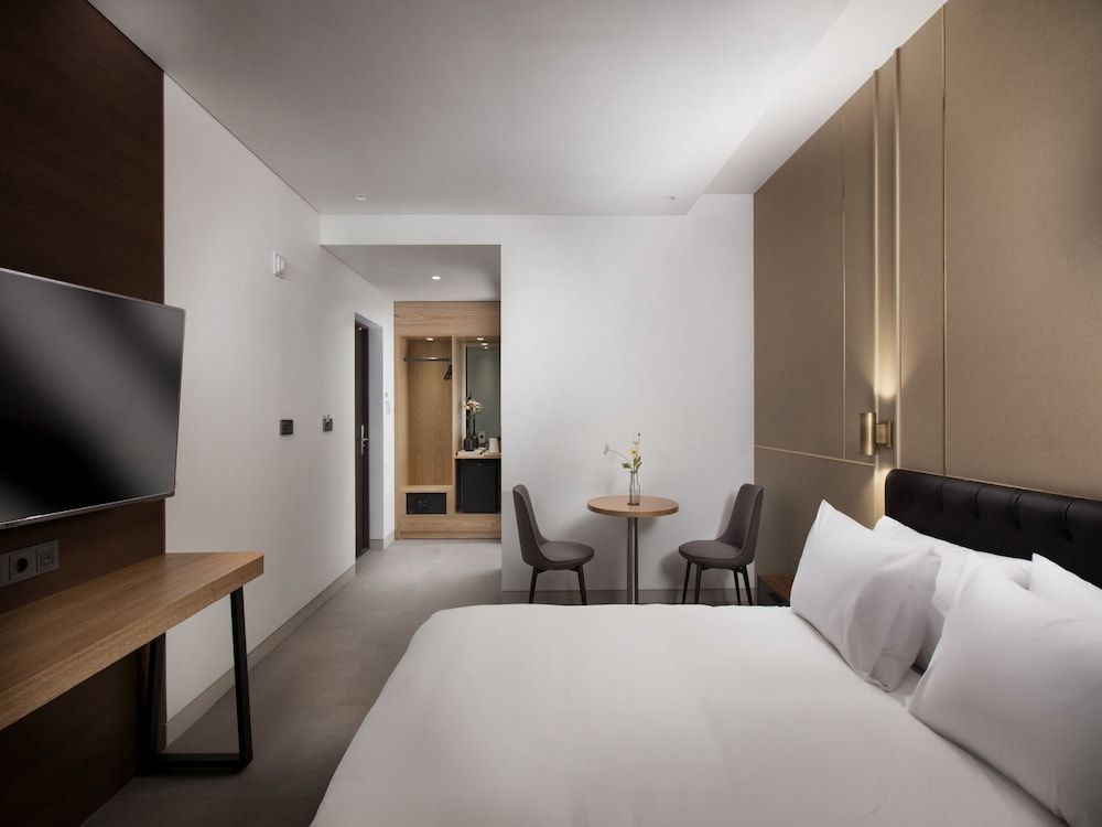 Oia Hotel Deluxe Room 6