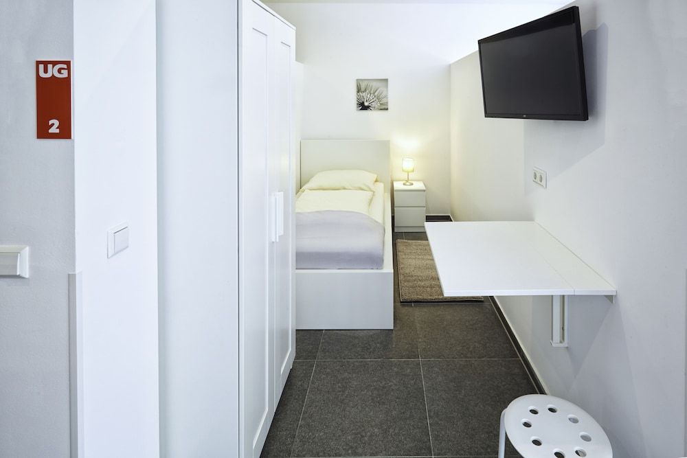 Apartment (UG)