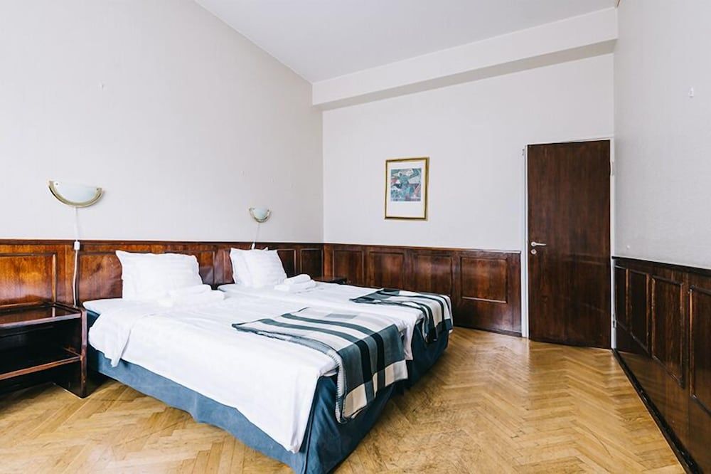 Comfort Guesthouse Economy Double Room, 2 Twin Beds, Non Smoking 4