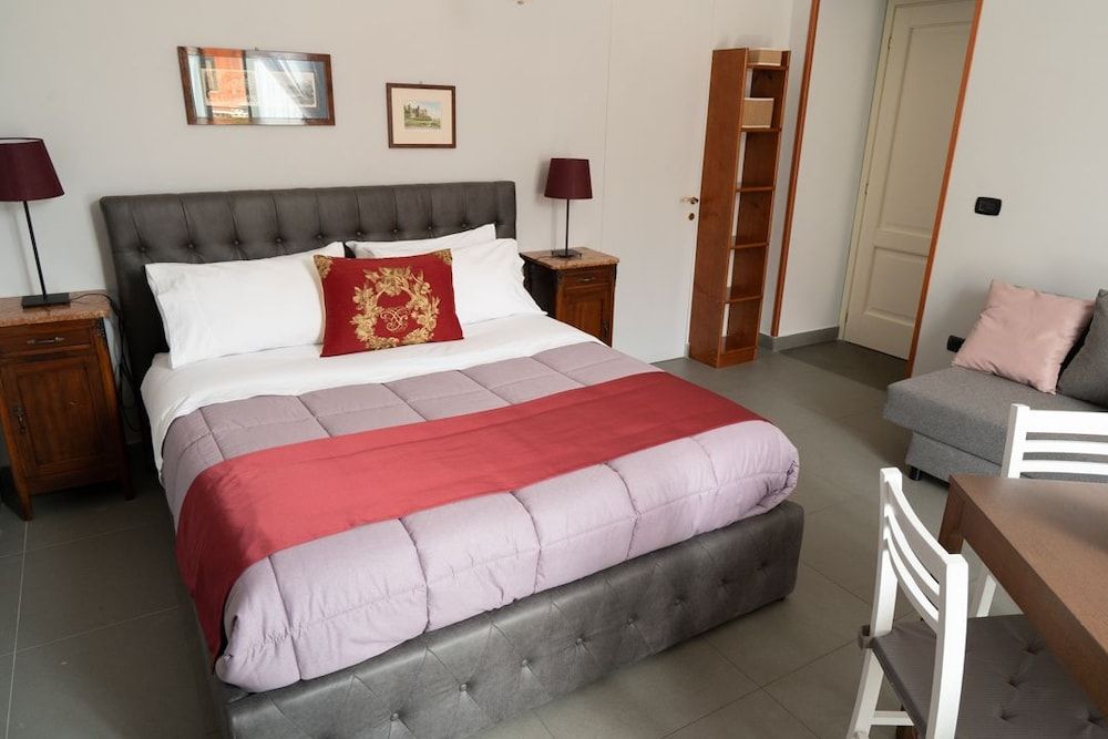 La Dimora dei Reali Family Room (GREY) 9