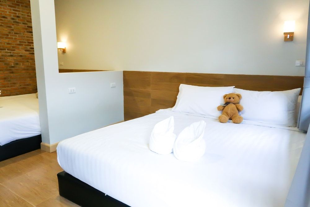 Dream House CNX Standard Quadruple Room Type A 2