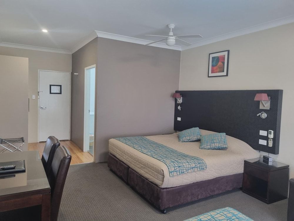 Deluxe One Bedroom