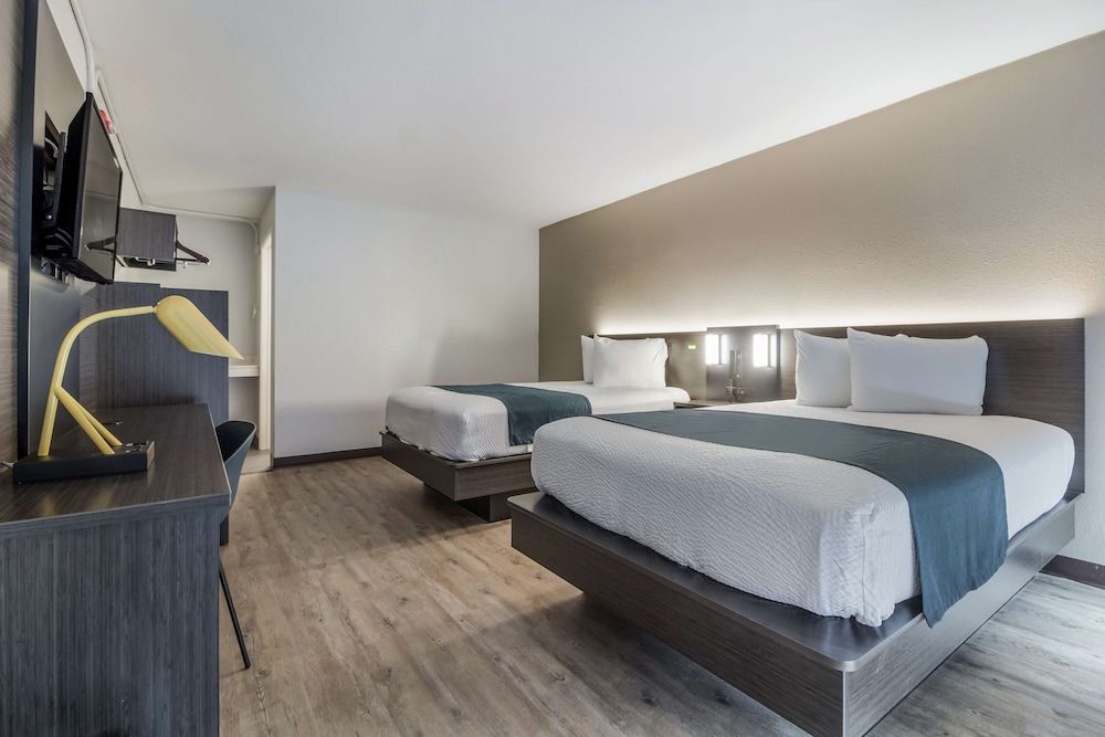 Motel 6 Groves, TX Deluxe Room, 2 Double Beds, Accessible, Non Smoking 10